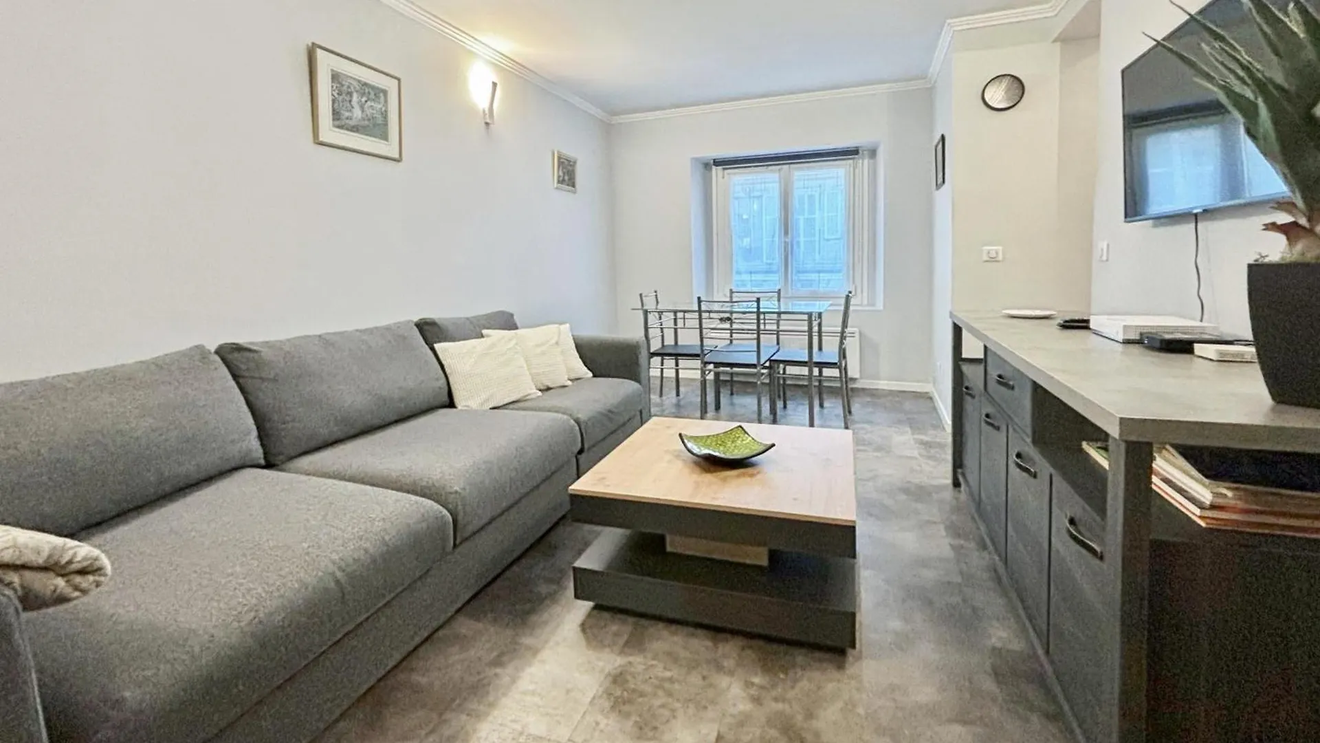 Luxury Apartment Paris Saint-Honore - Rentaway Bnb